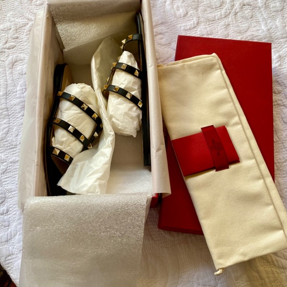 Valentino Garavani Rock Stud Sandals - Picture 15 of 16